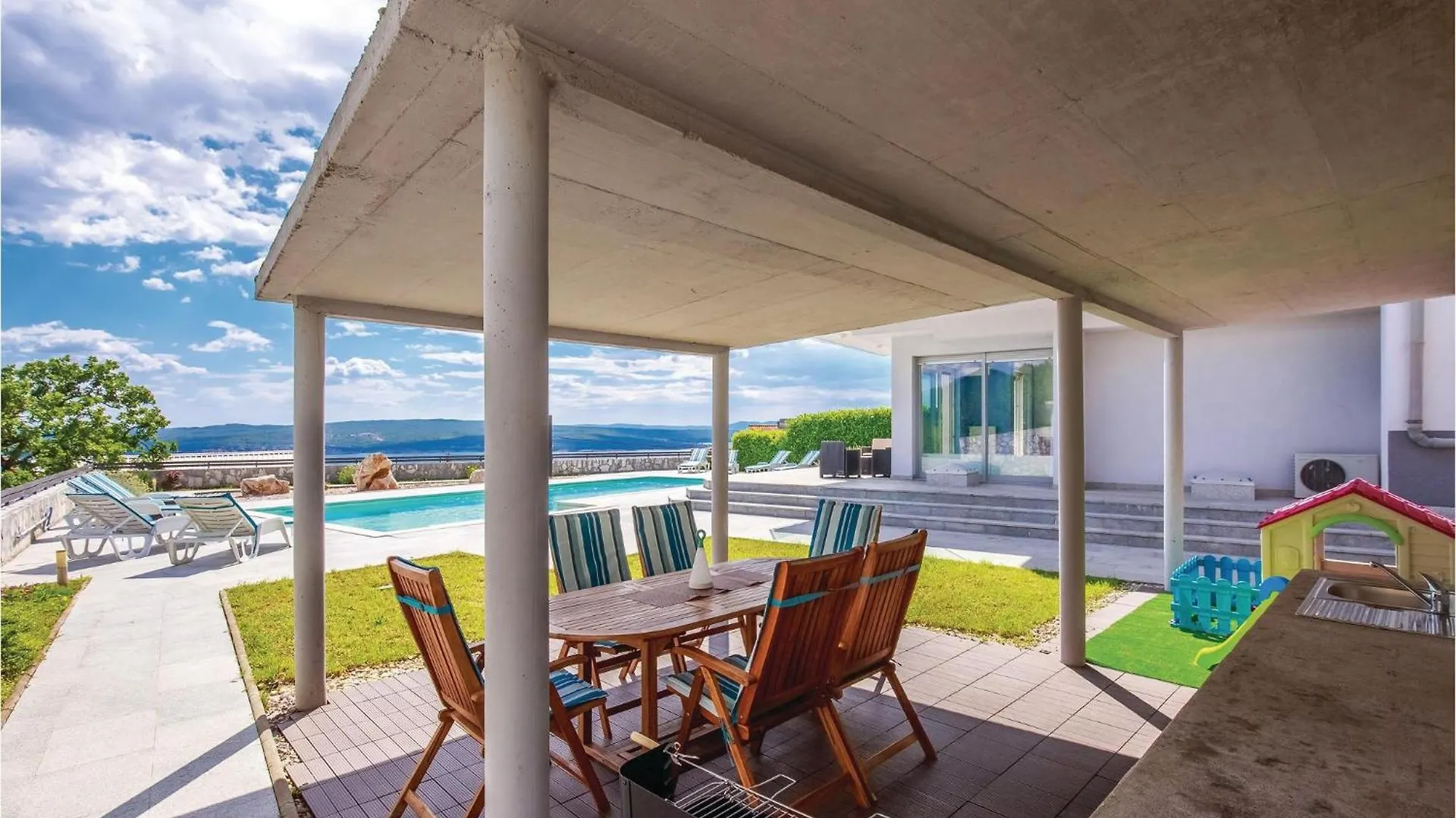 Cozy Home In Crikvenica With Wifi 0*,